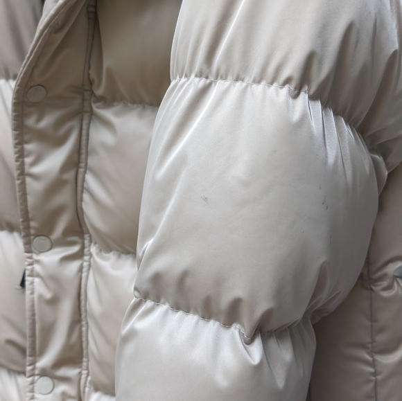 Aritzia TNA Super Puff Original Hooded Down Puffer Jacket, Size M - Picture 4 of 8